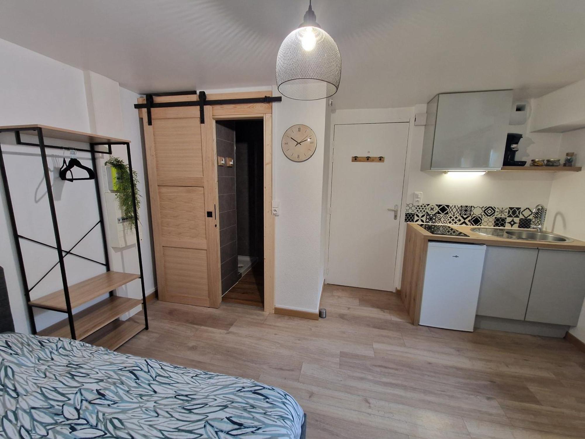 Appartement L'indépendant - Place De Parking - Wifi